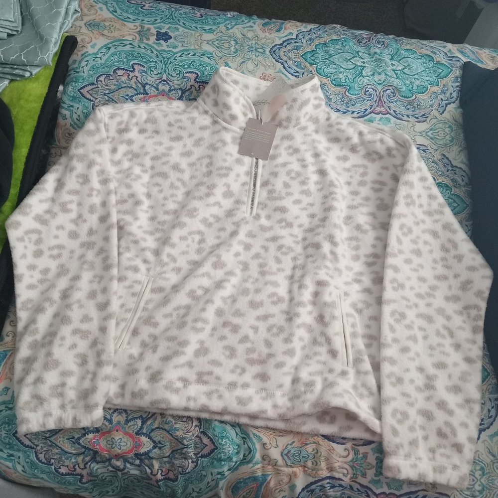 Ladies Thread & Supply half-zip/pull over off-white leopard print fleece